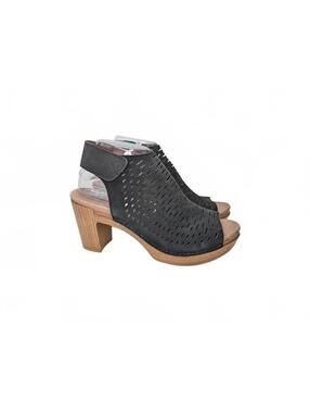 Dansko Black Leather Peep Toe Sandals Size 39